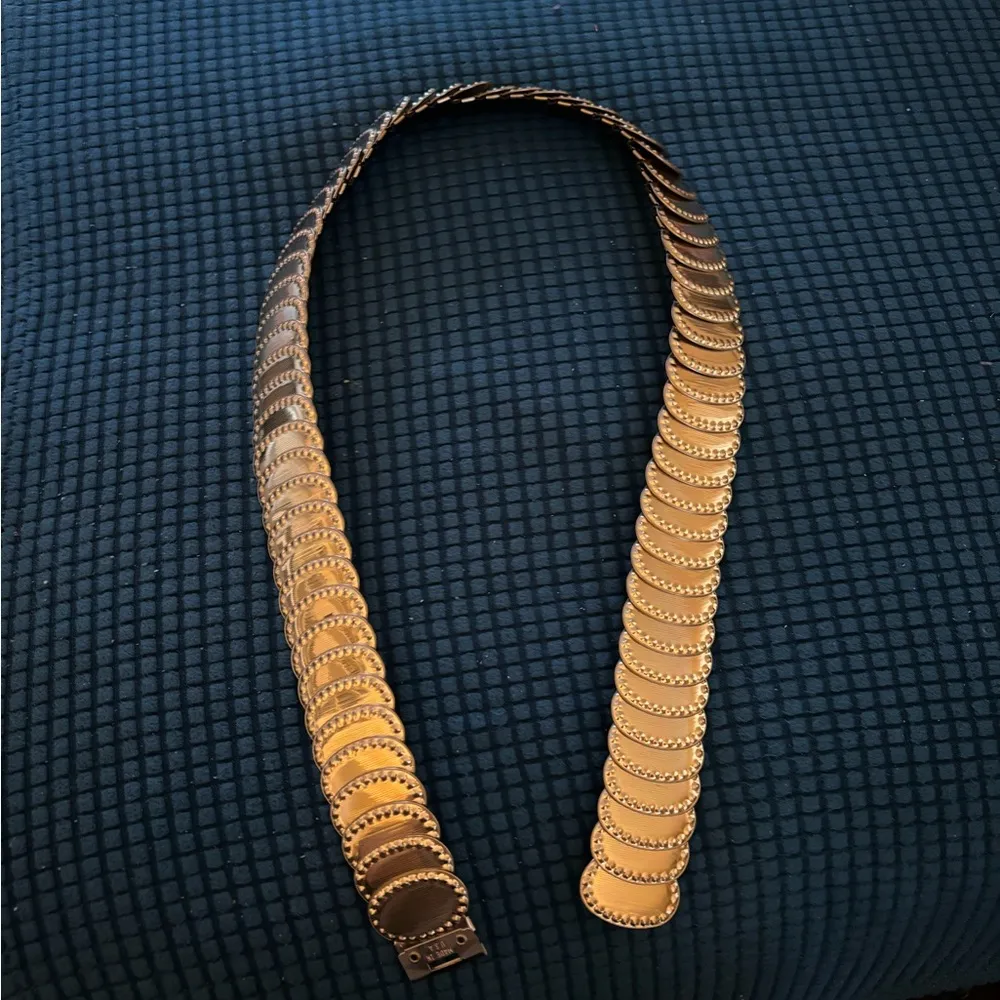 Gold Metallic Mermaid Stretch Elastic Holiday Dressy Belt Measures 28 - Image 4