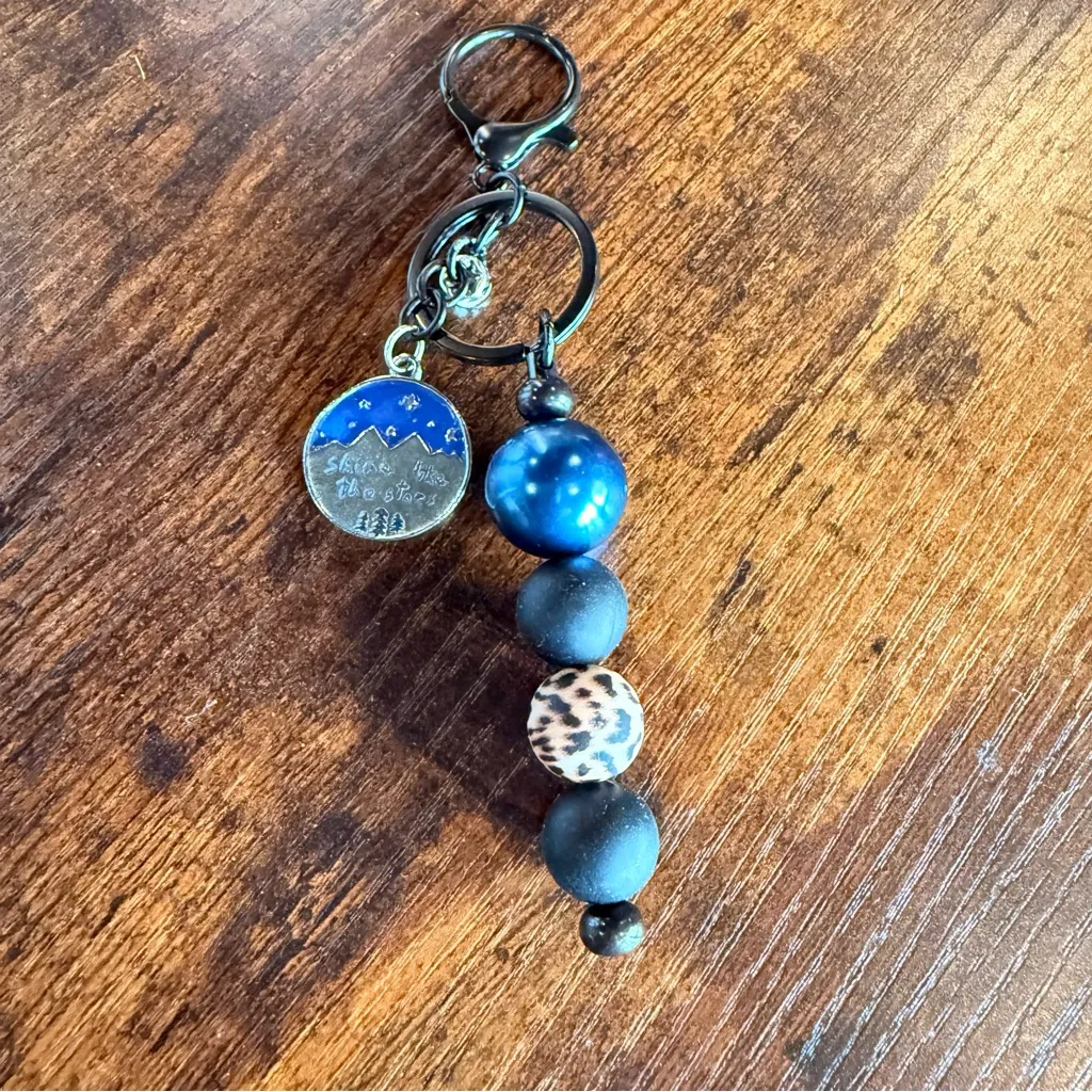 Elegant Blue and Black Beaded Key Holder - Image 3