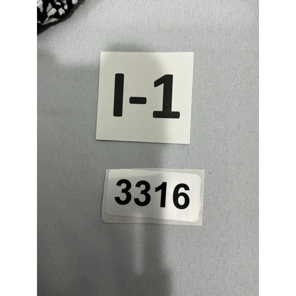 Womans Inc XXLblack White Criss Cross front V Neck Elastic Blouse - Image 9