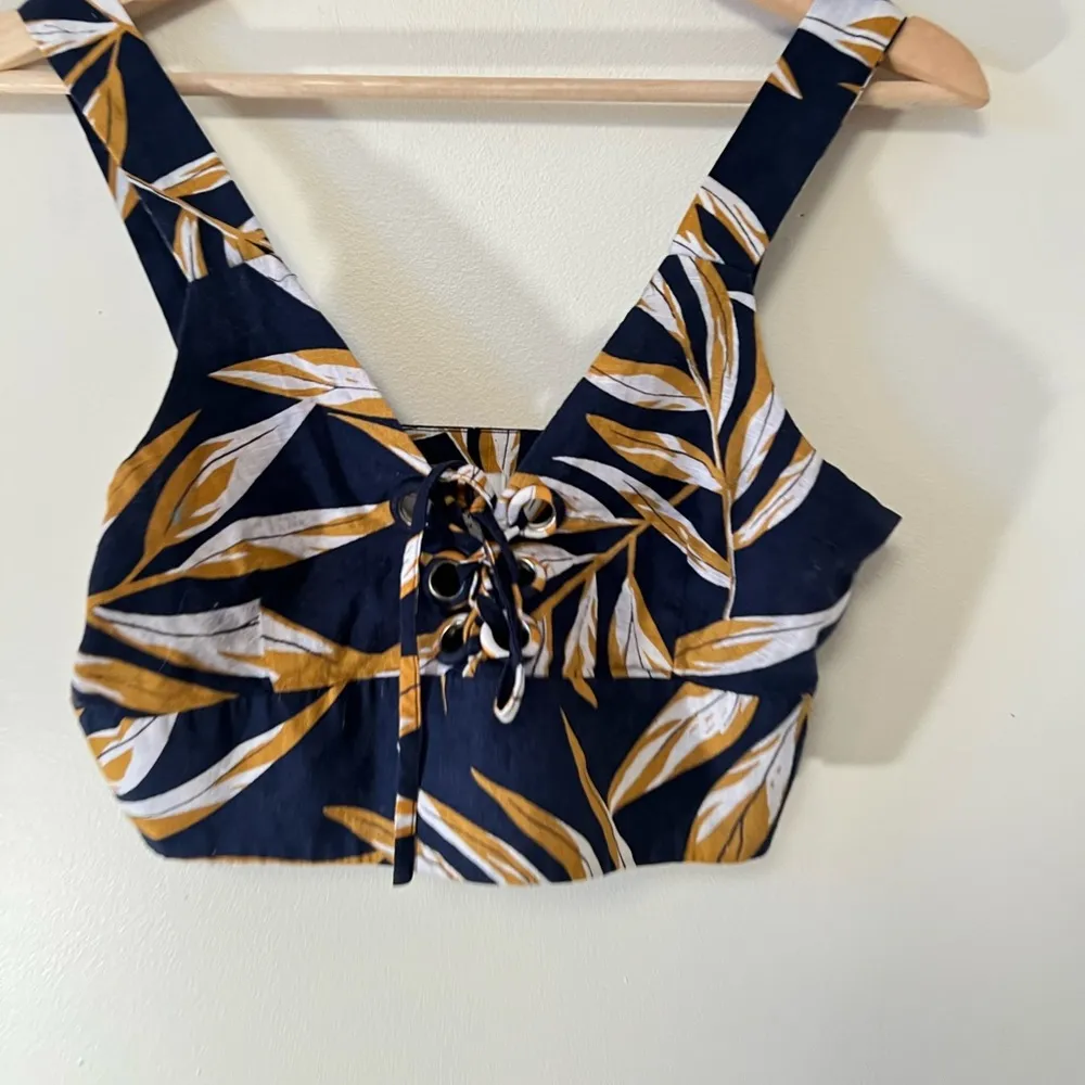 JOA Crop Top size Small - Image 4