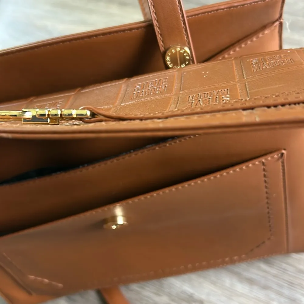 Steve Madden Tan Convertible Crossbody Handbag - Image 9