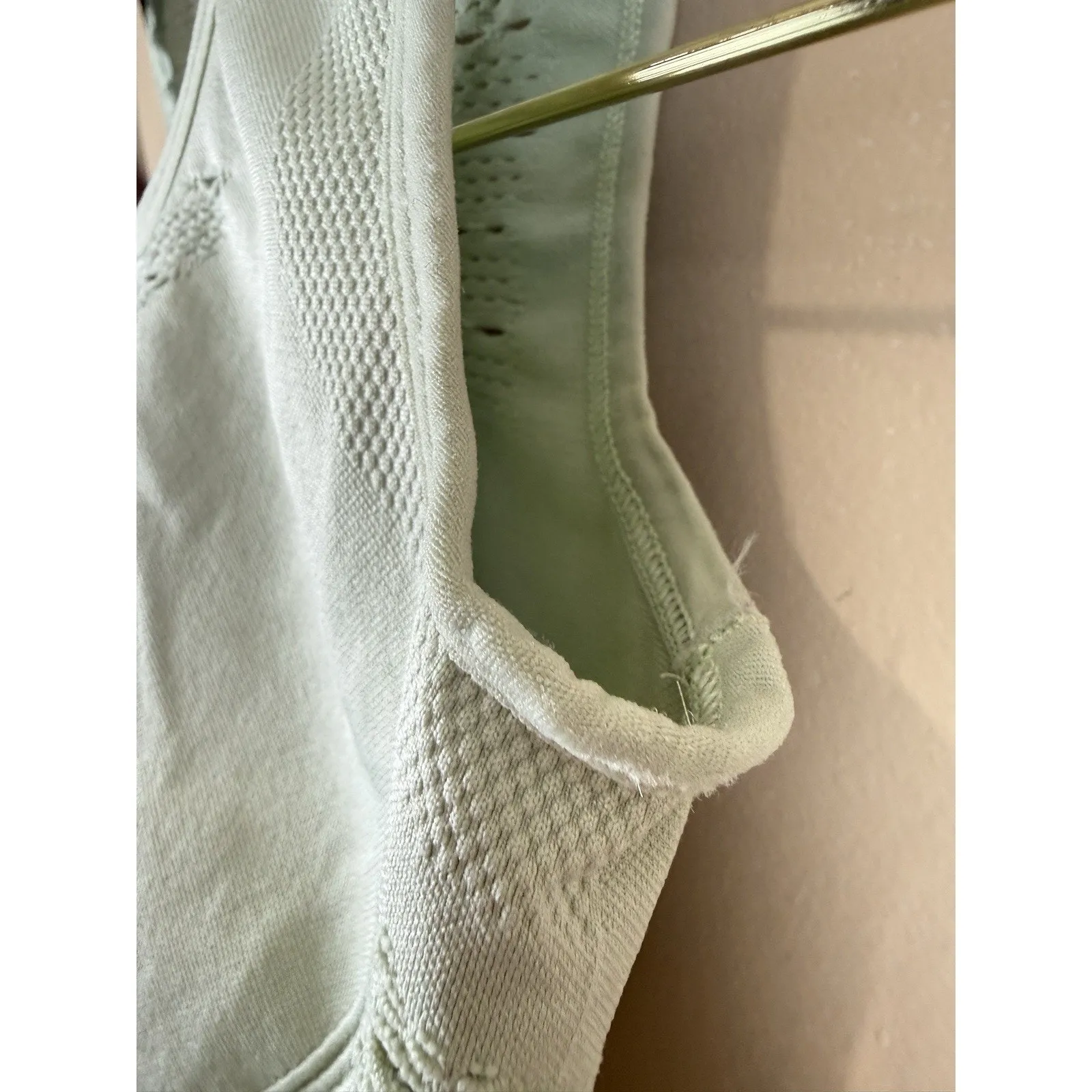 Energy Seamless Crop Top Soft Green Approx. Size XS/S - Image 5