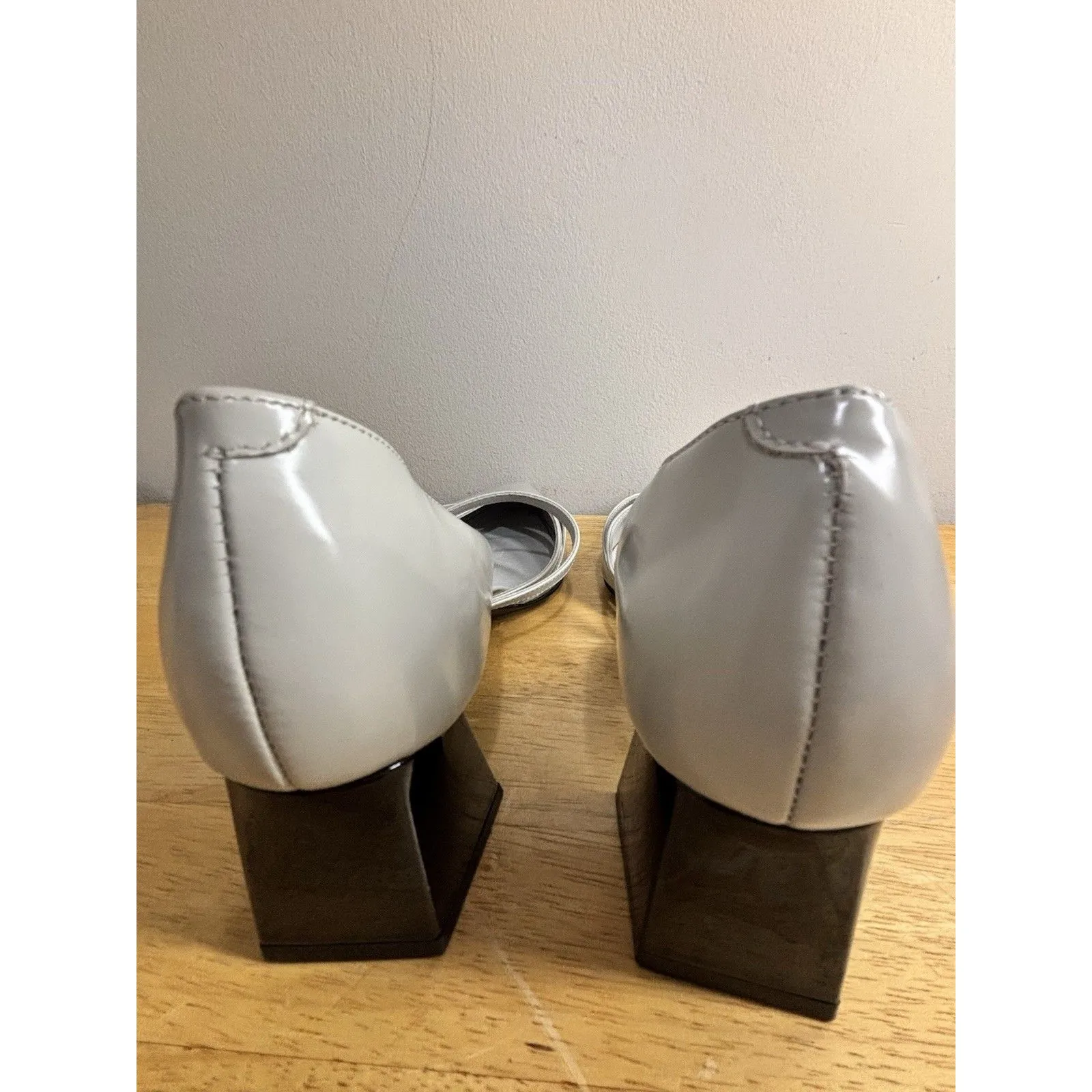 Schutz Mid Rue Gray Leather Mid Block Heel Pointed Toe Double Straps (Read) 7.5 - Image 15