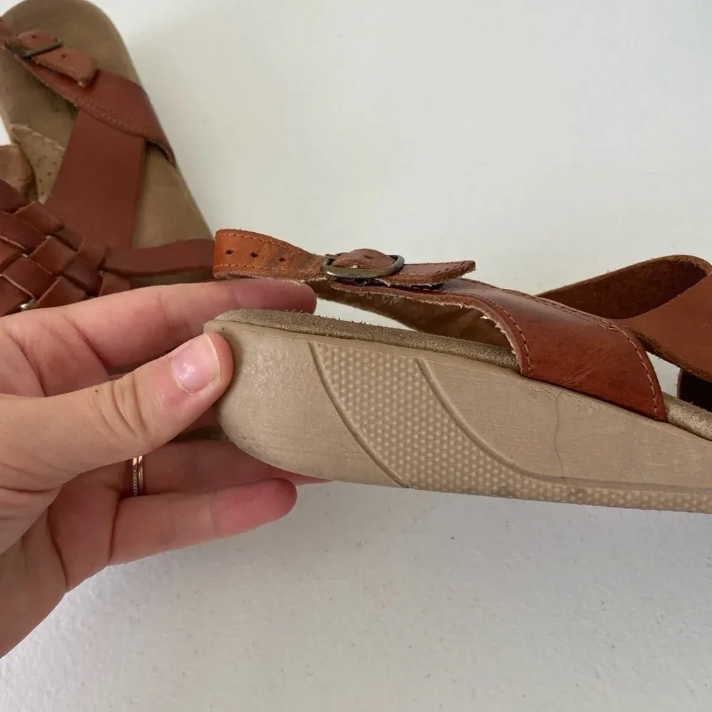 Cabin Creek Women’s interwoven strap sandals — size 8‎ - Image 9