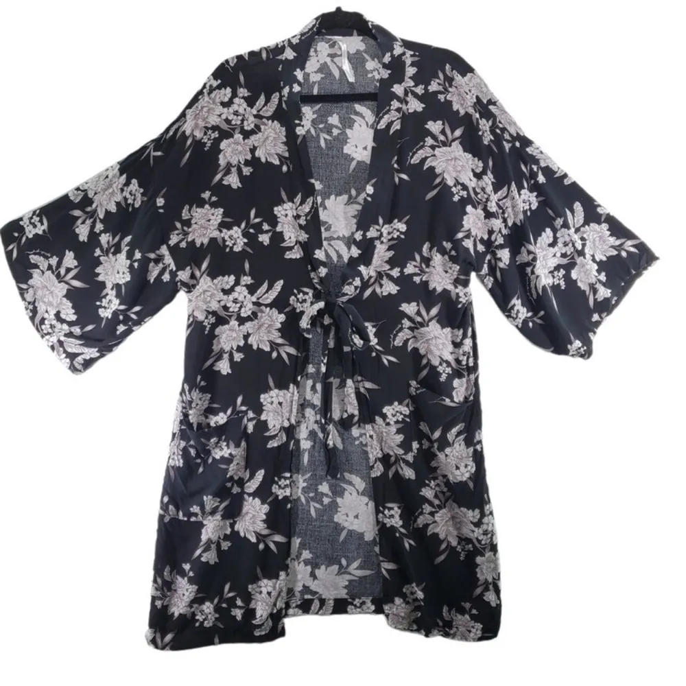 Women’s r robe OS - Image 4