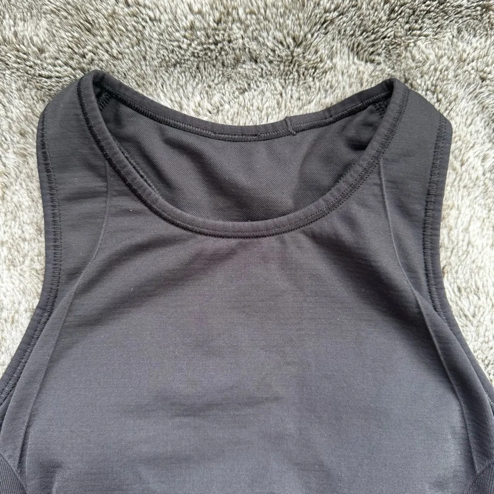 Lululemon Ebb To Train Bra Sz 4 - Image 2