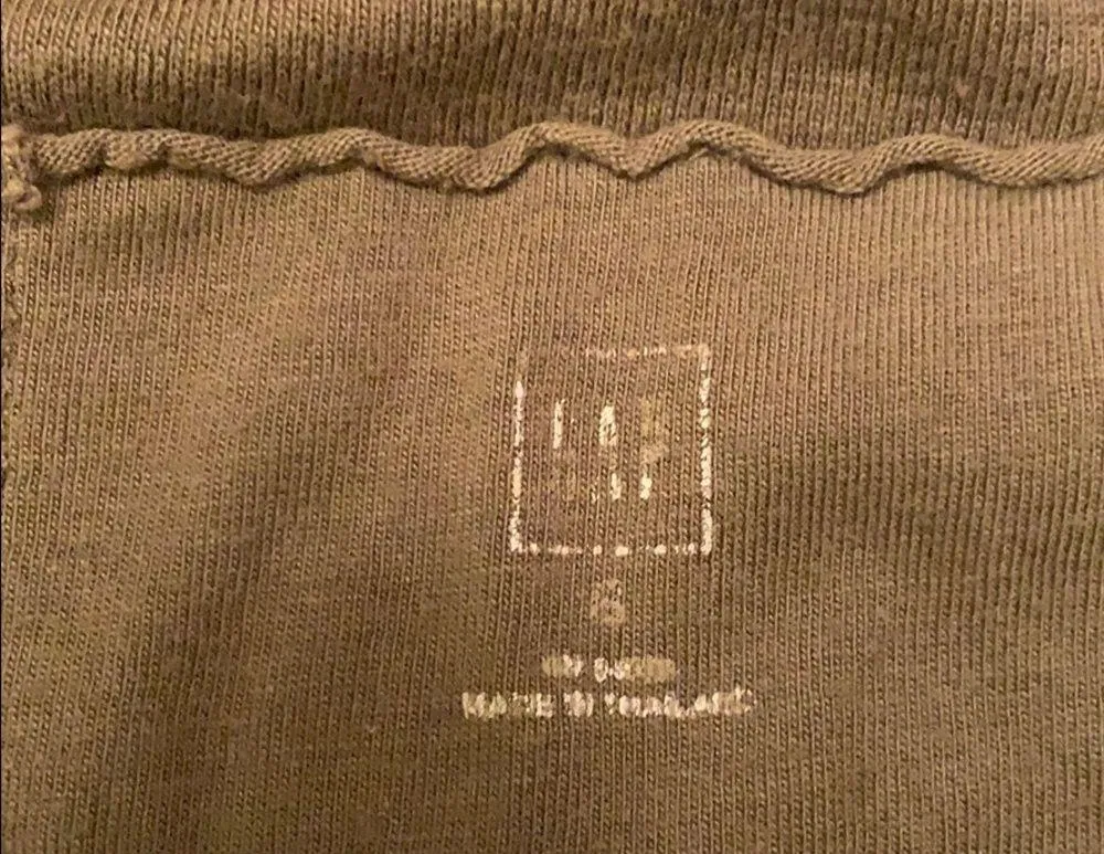 Gap 3/4 length sleeve shirt - Image 2