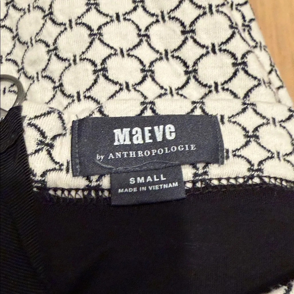 Maeve Monochrome Patterned Pencil Skirt - Image 5