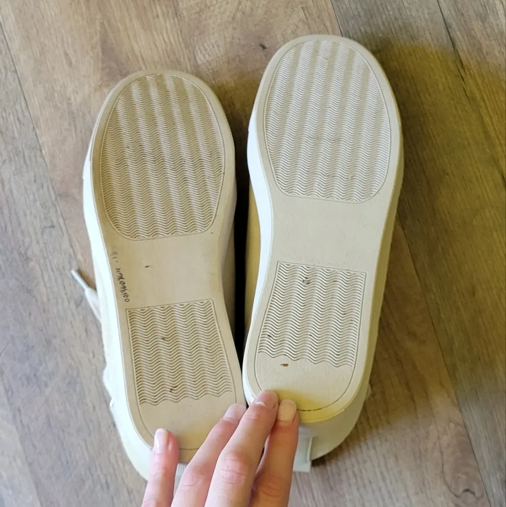 Steve Madden High Top Sneakers - Image 9