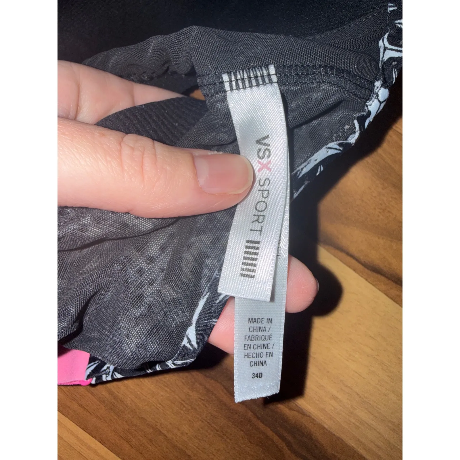 VSX Sport Black White Geo Print Pink Strappy Sports Bra 34D workout supportive Size undefined - Image 4