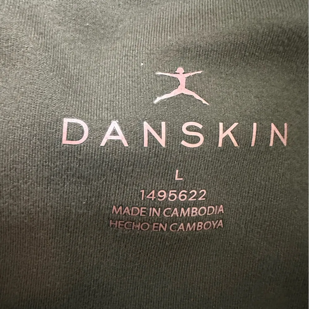 Danskin moss olive green 7/8 pocket leggings size medium EUC - Image 2