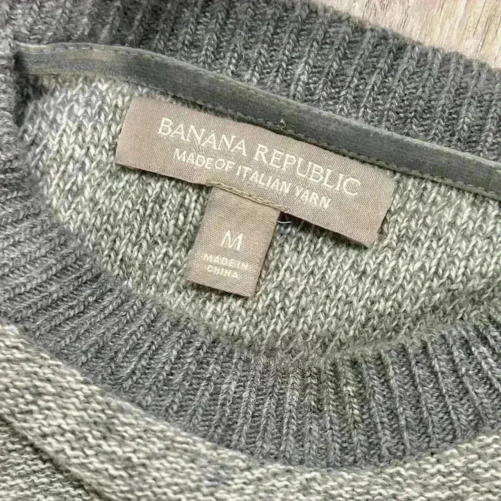 Banana Republic Italian Yarn Merino Wool Cashmere Pullover Sweater Crew Size M - Image 4