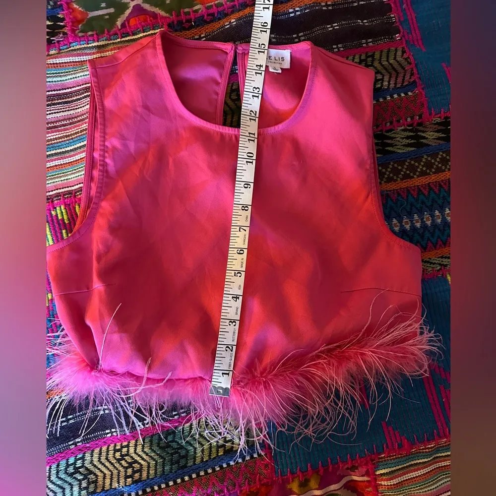 Lelis pink feather crop tank top 💖 size S, NWOT - Image 3