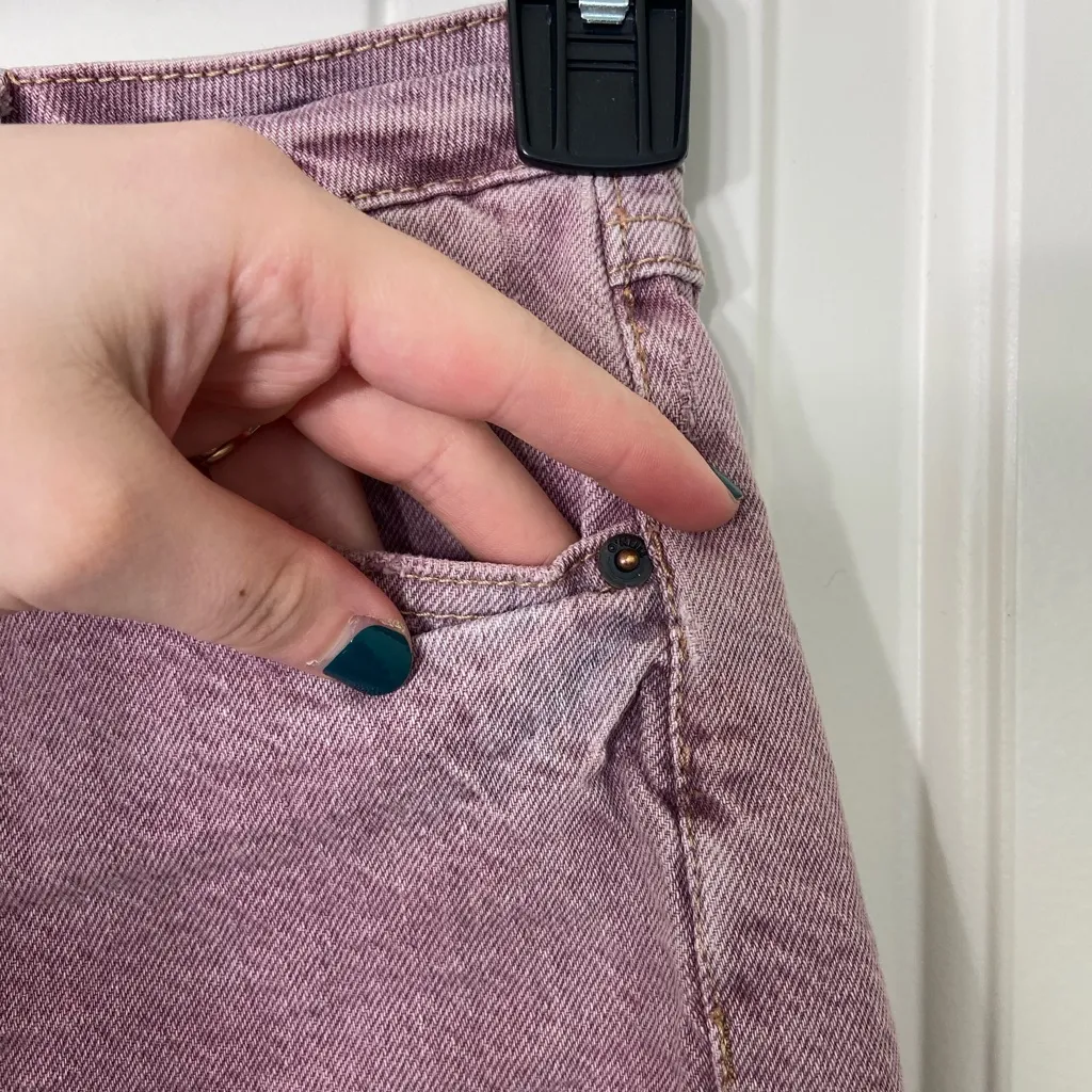 O’Neill women’s light wash maroon denim distressed hem short shorts‎ size 25 - Image 4