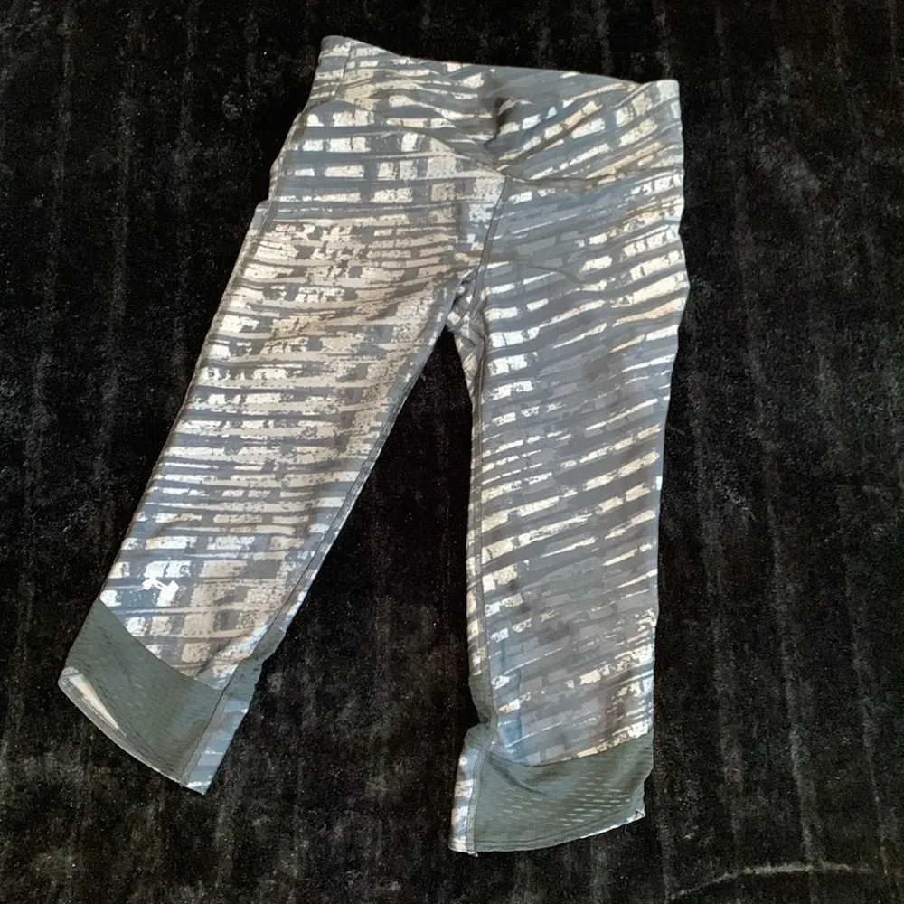 Under Armour Fly by Printed Compression Capri Speed Jungle - Image 2