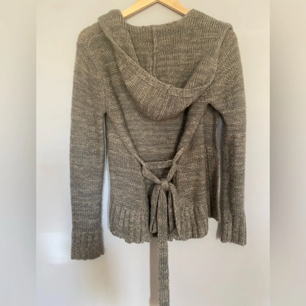 Kiss It Gray Knit Hooded and Belted Cardigan Size Medium in Junior’s - Image 4