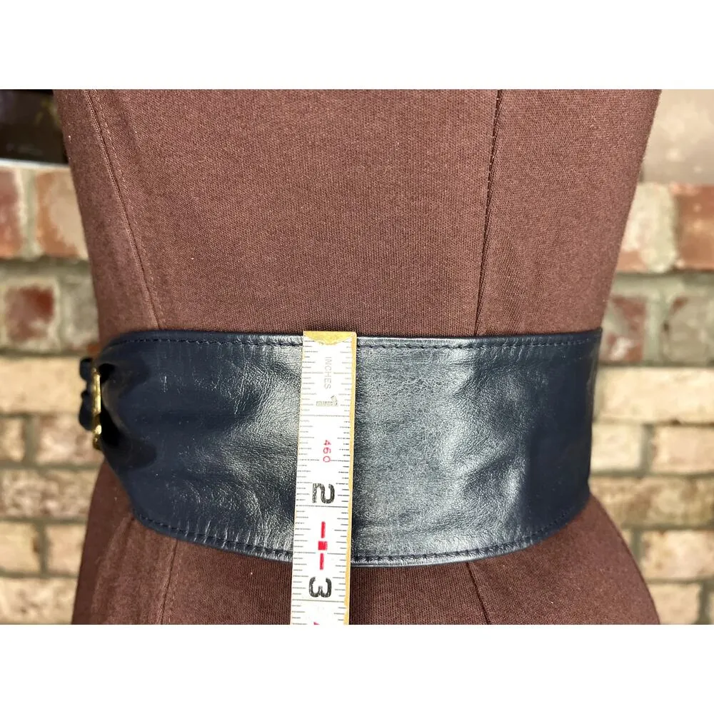 Cinch belt navy blue goldtone clasp 1980s signed pearl - Image 4