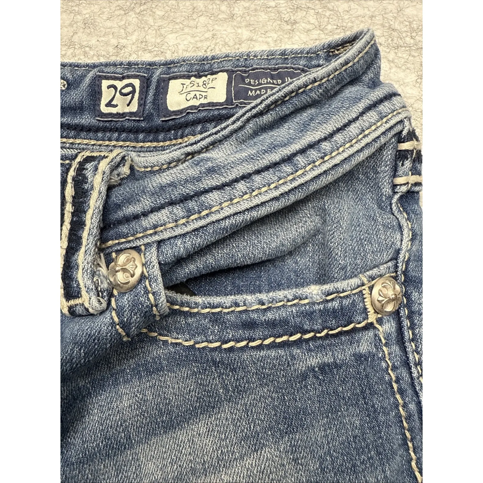 Miss Me Signature Boyfriend Capri Jeans Women's Blue Denim Size‎ 29 - Image 11