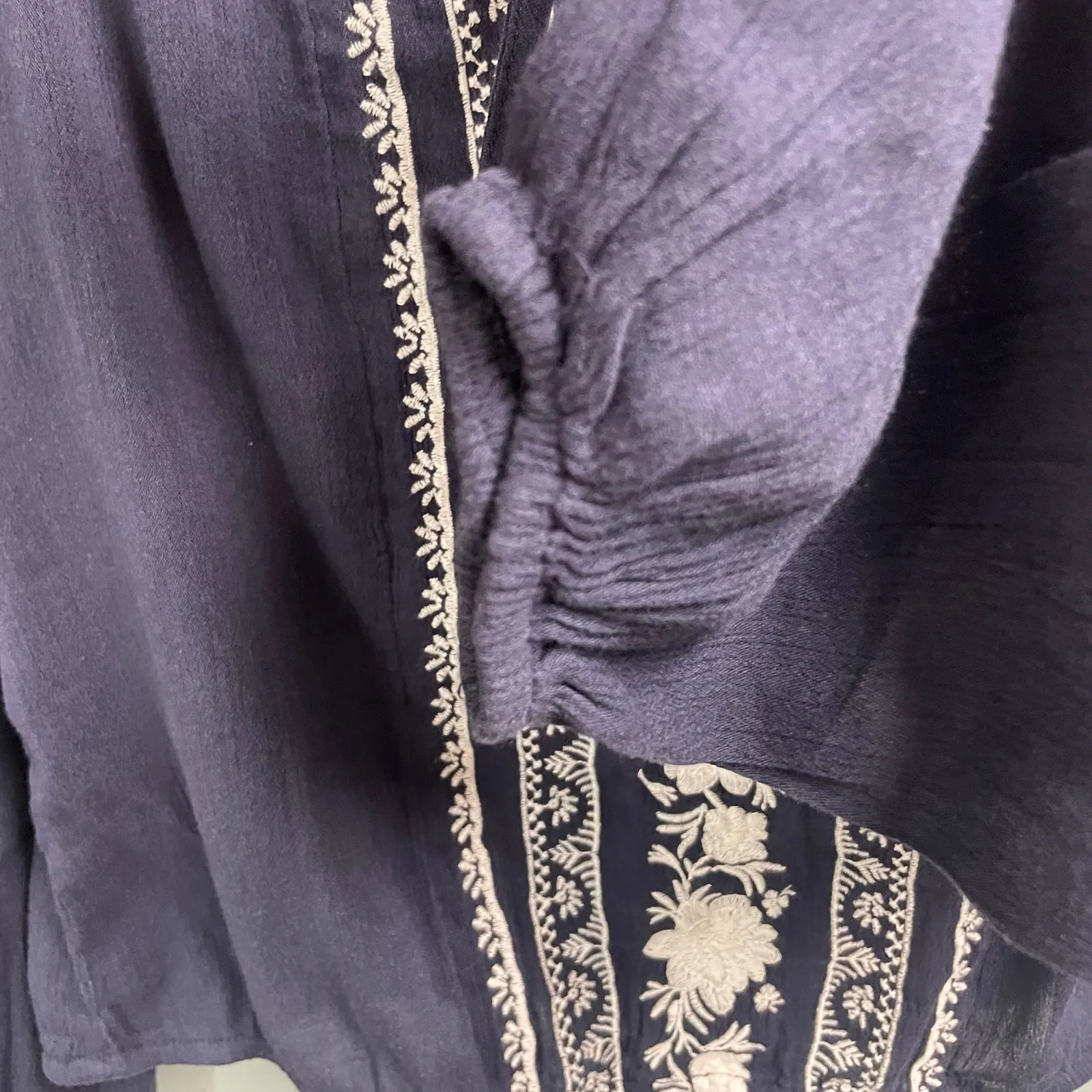 Hollister Blue Boho Embroidered Long Sleeve Top Size Small Peasant Festival - Image 3