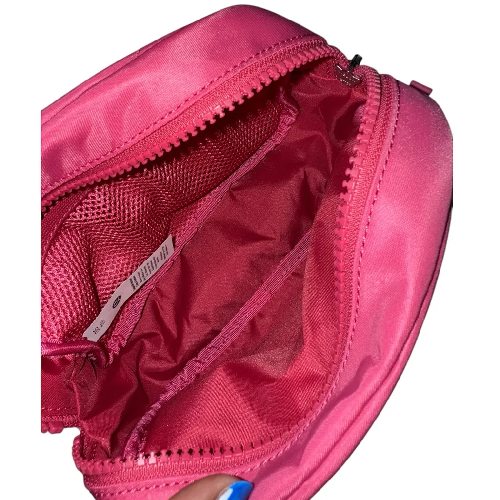 Lululemon City Essentials Pouch Mini 2L - Image 4