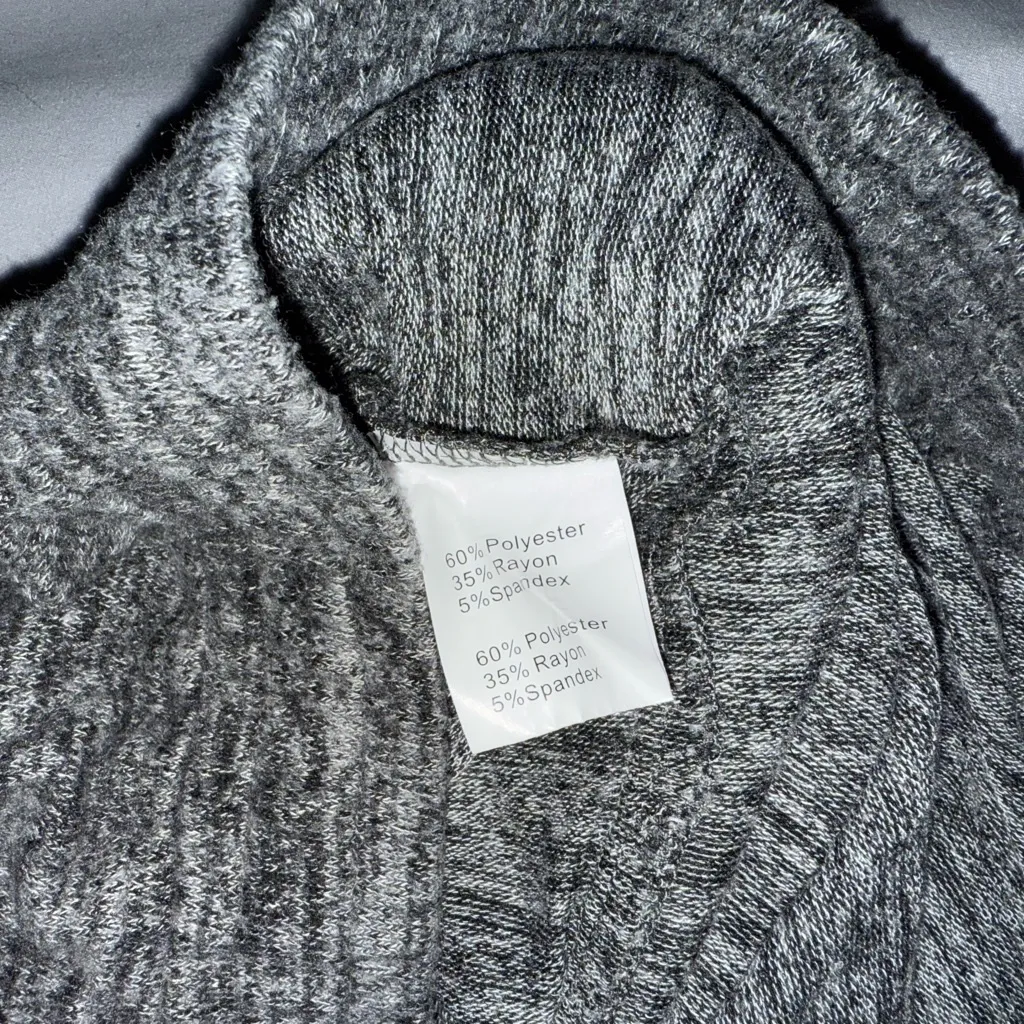 Aamikast Gray Button Up Pajama Set Size Large - Image 9