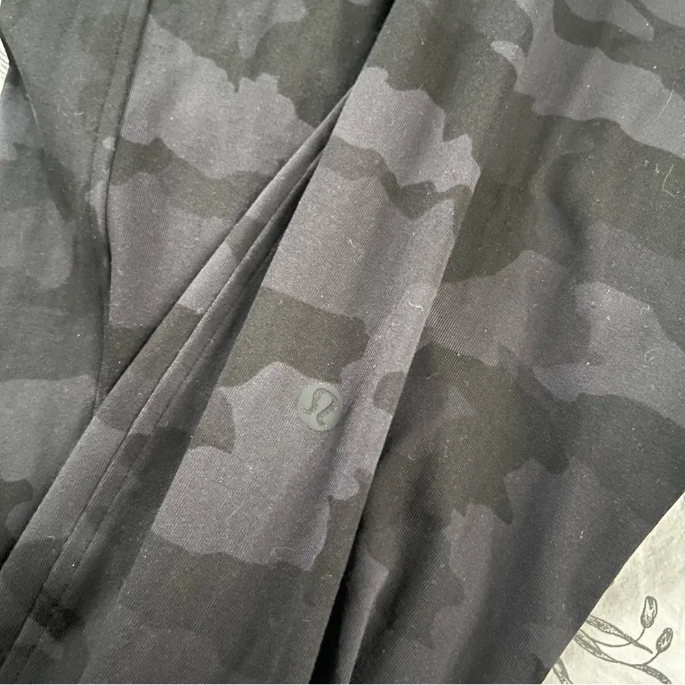 Lululemon ready to rulu camo joggers size 4 - Image 2
