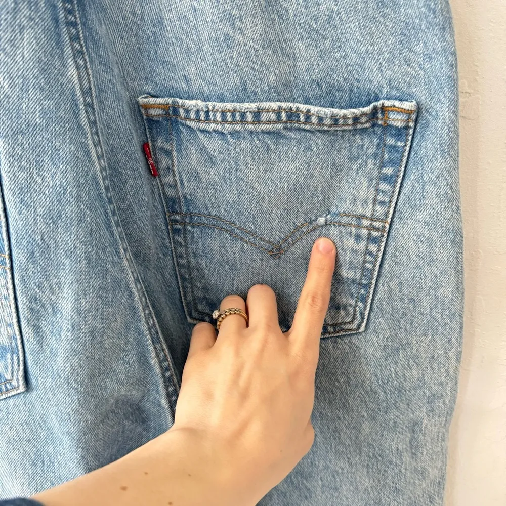 Levi’s Premium Denim Straight Leg Vintage Washed Overalls Small - Image 7