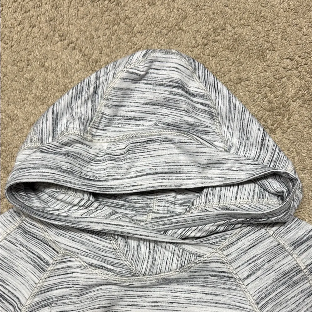 Lululemon Hooded Pull Over Sz2 Heathered White - Image 5