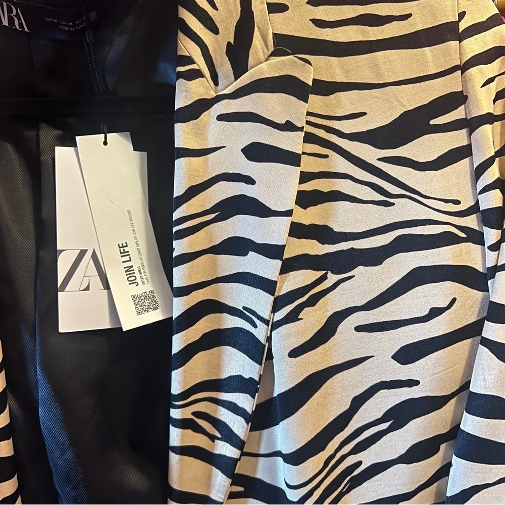 NWT Zara Animal Print Satin Oversized Blazer - Image 14