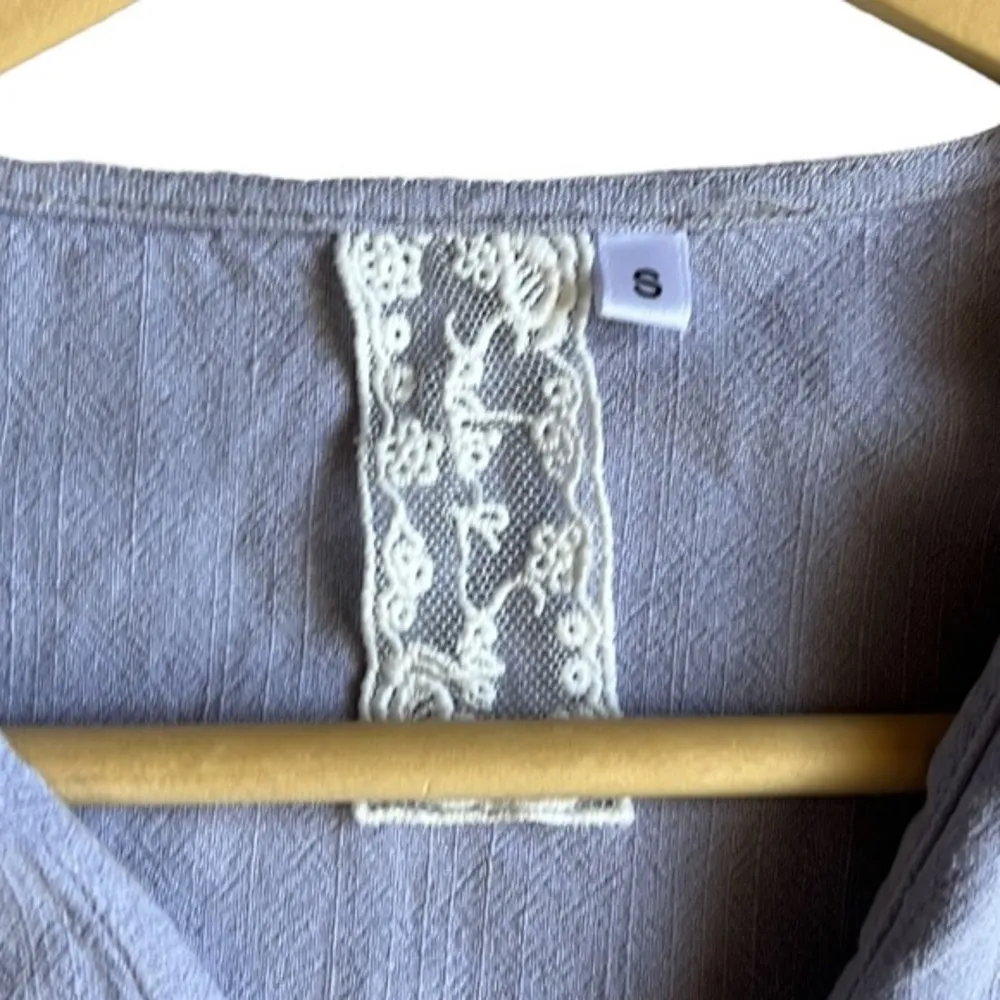 Sadie & Sage Women's Surplice Dress Color: Slate/Light Purple/Gray Size Small Gray - Image 9