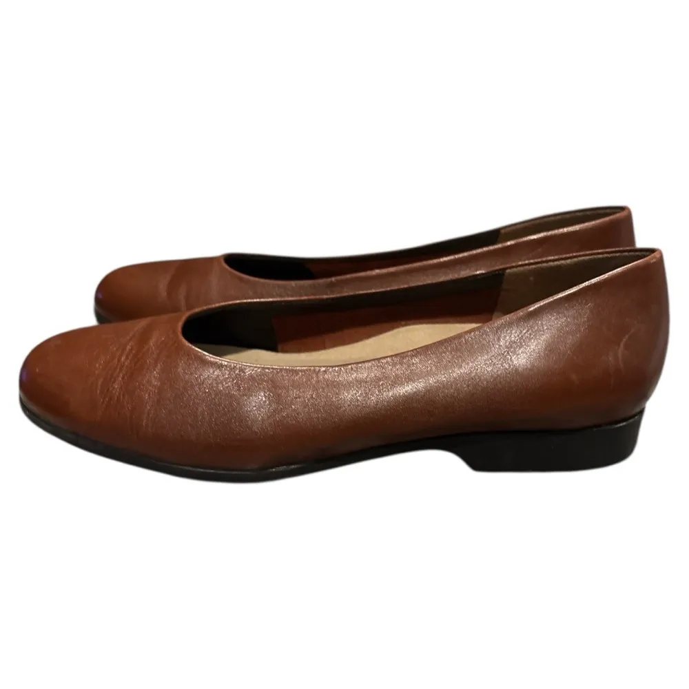 Easy Spirit Brown Leather Flats Timeless Style - Image 4