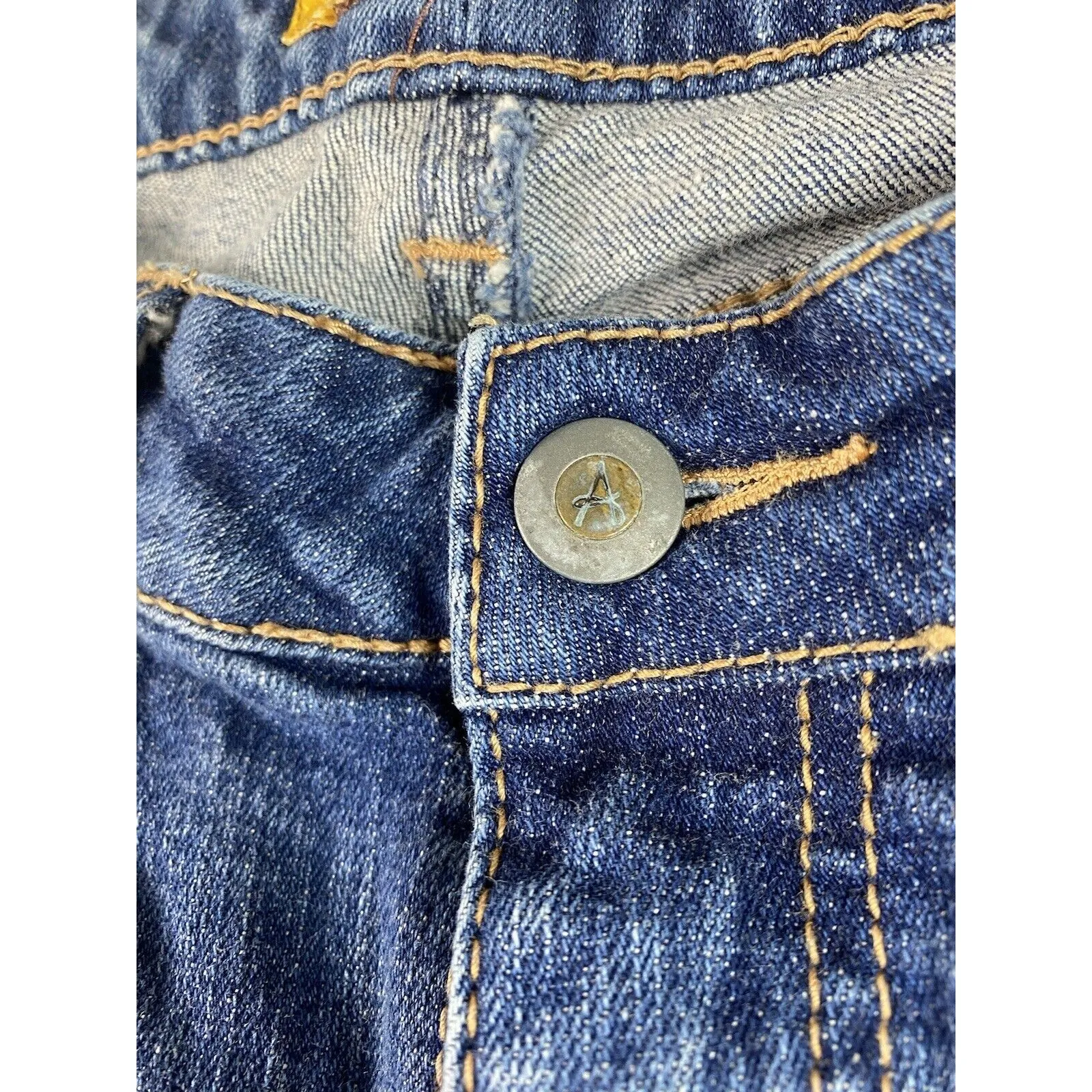 Wrangler Aura Jeans Womens 27x28 Blue Relaxed Straight Leg Light Fade Tag 8 R - Image 4