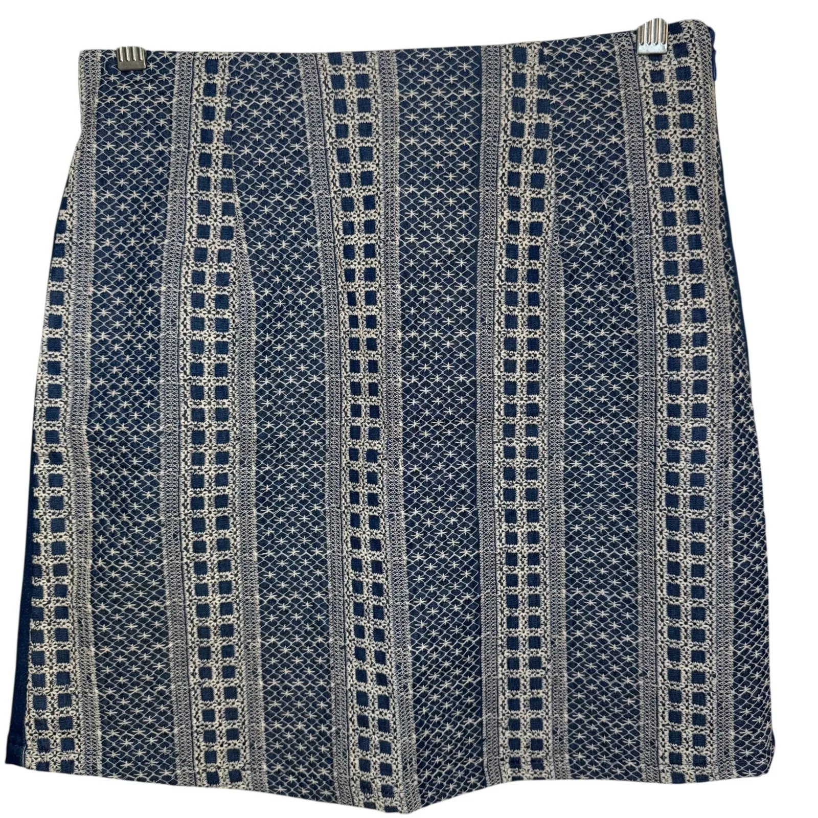 HAYDEN LOS ANGELES Embroidered Blue & White Chambray Mini‎ Skirt NWOT Size Small - Image 2