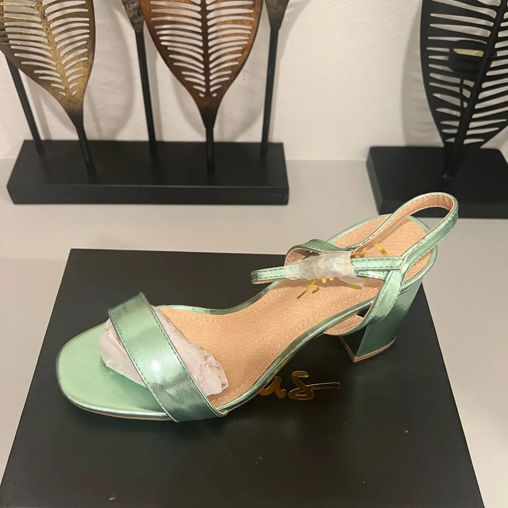 Elegant Green Women's Sandal by Lulus Size 7.5 - Image 4