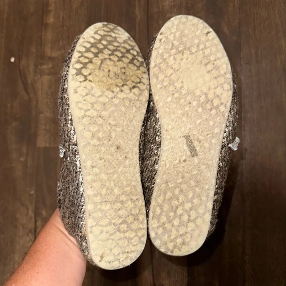 Toms metallic silver & bronze slip on 9.5 basic shoes - Image 6