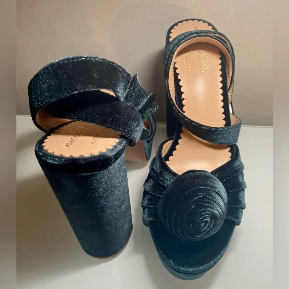 Antonio Melani x Nicola Bathie Emilia Velvet Rose Platform Dress Sandals - NWOB - Image 10