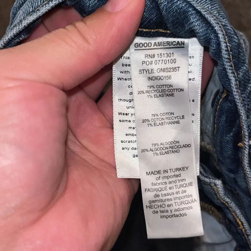 Good American denim jean shorts size 4/27 - Image 3