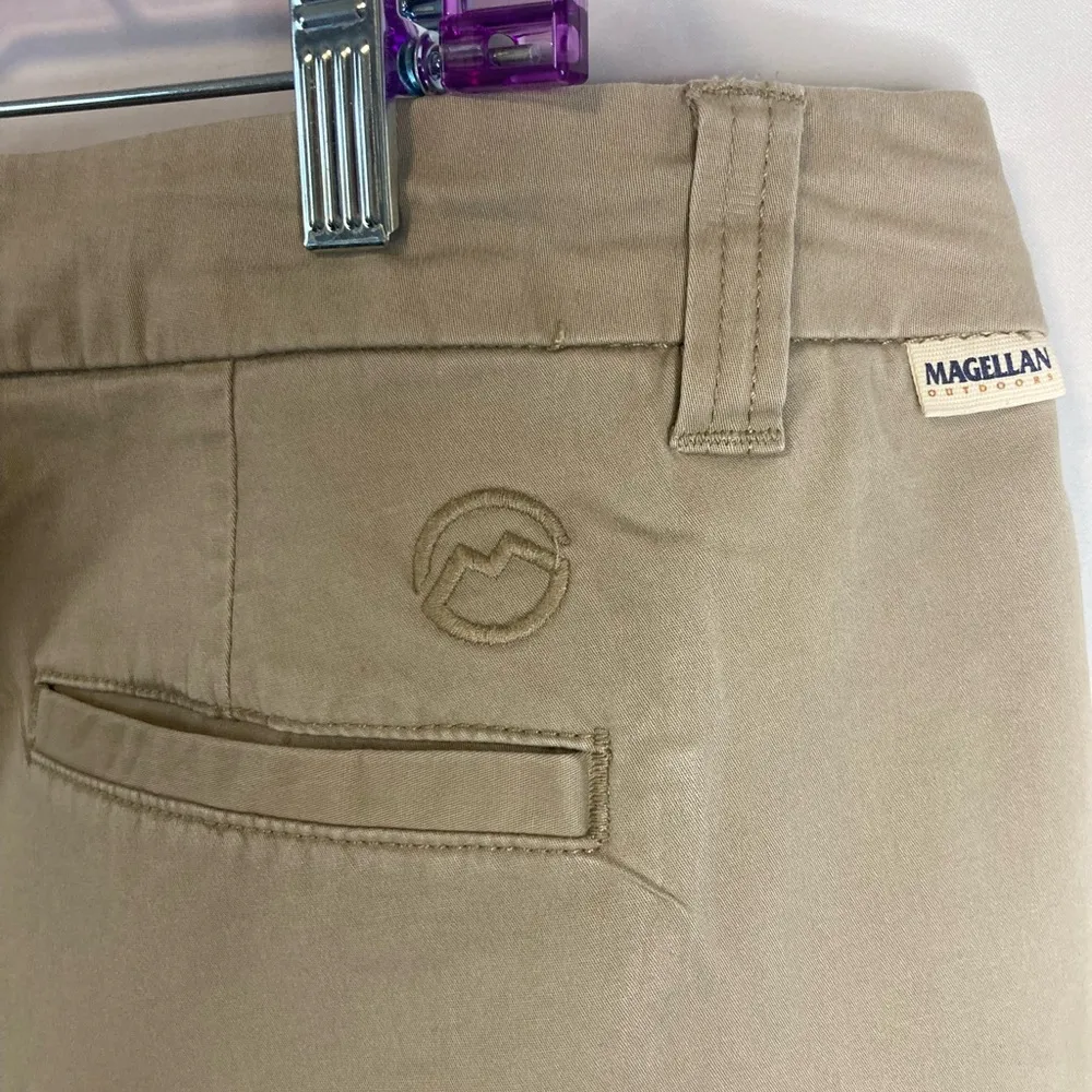 Magellan Tan Khaki Flat Front Women’s Shorts Size 18 Pockets Embroidered Logo - Image 5