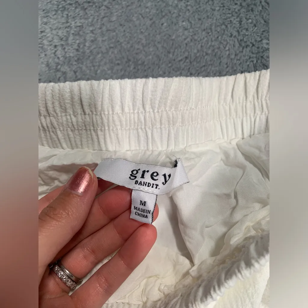 Grey Bandit  shorts white medium - Image 5