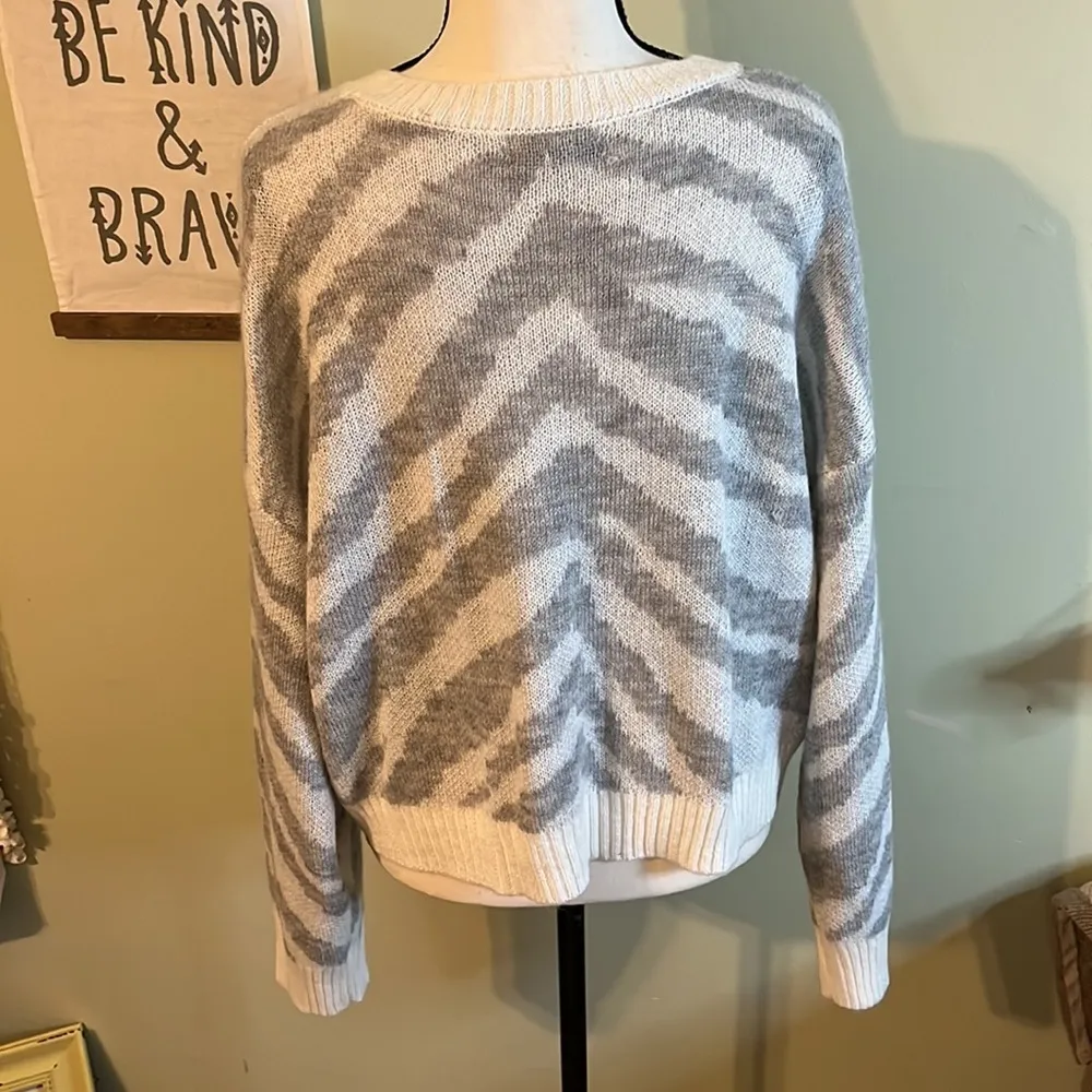 American Eagle Outfitters gray white cheetah print wool blend sweater - Image 2