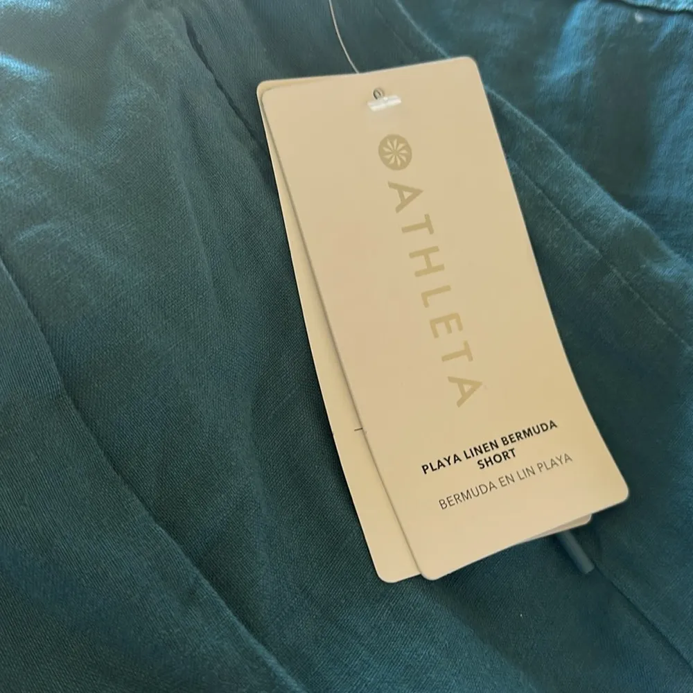 NWT Athleta Women’s  Teal 100% Linen Playa Linen Pleated Front Bermuda Shorts  6 - Image 9