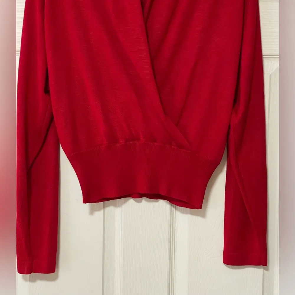 Neiman Marcus Women’s Faux Wrap Red Sweater 100% Silk Size L - Image 4