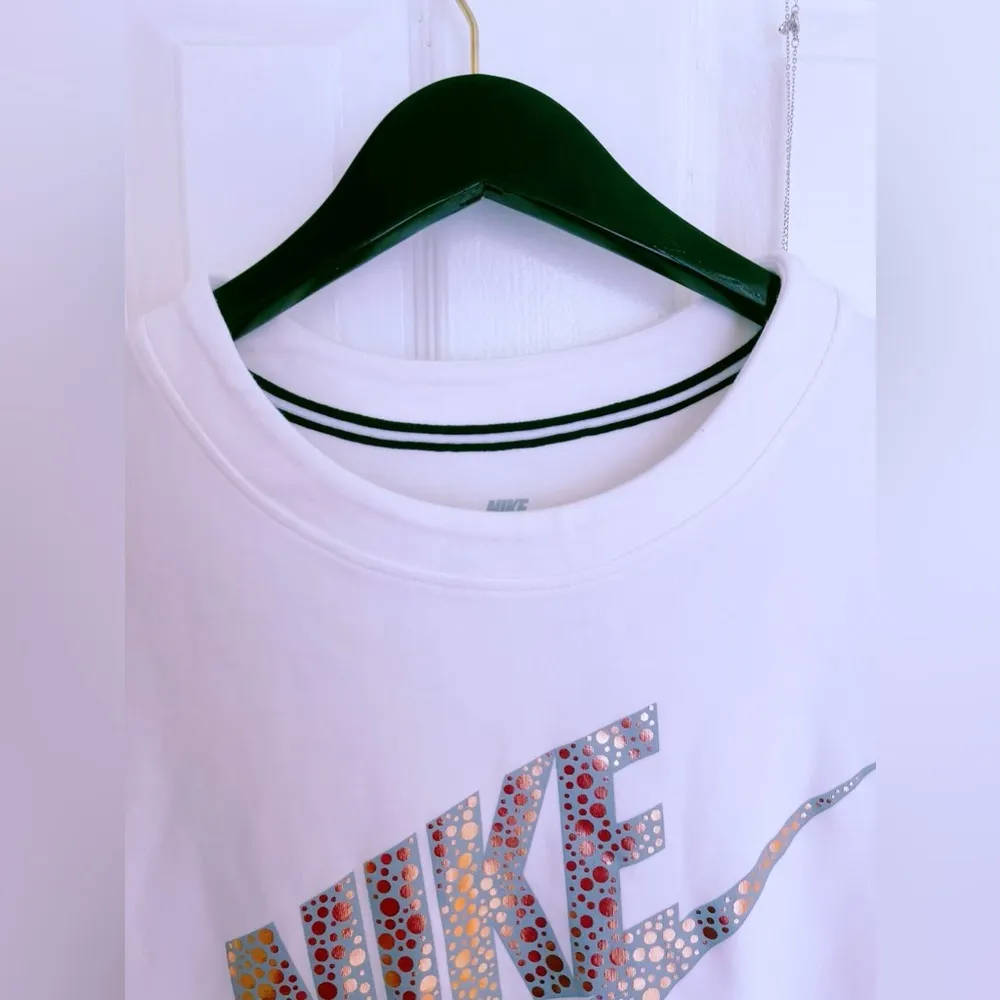 Nike Women's Rally Metallic Fleece Crewneck Sweatshirt Ivory size S - Image 4