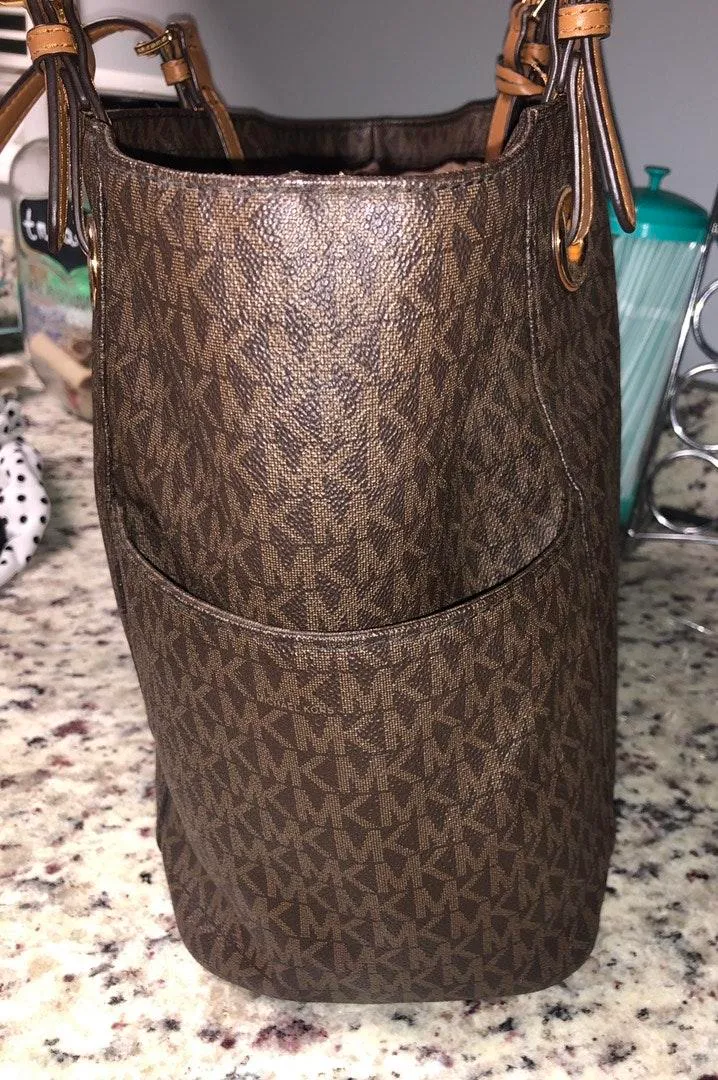 Micheal Kors Purse - Image 7