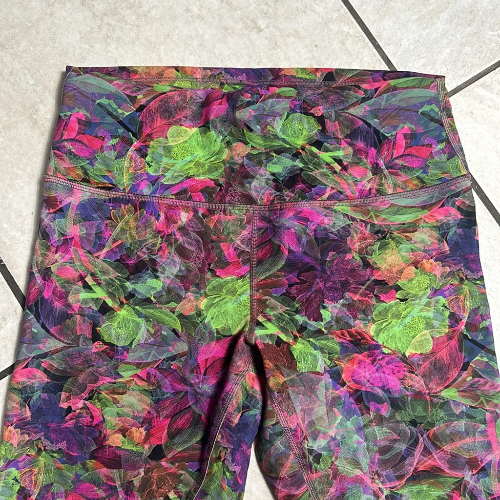 Lululemon Wunder‎ Train High-Rise Tight Vivid Floral Tone Multi - Image 4