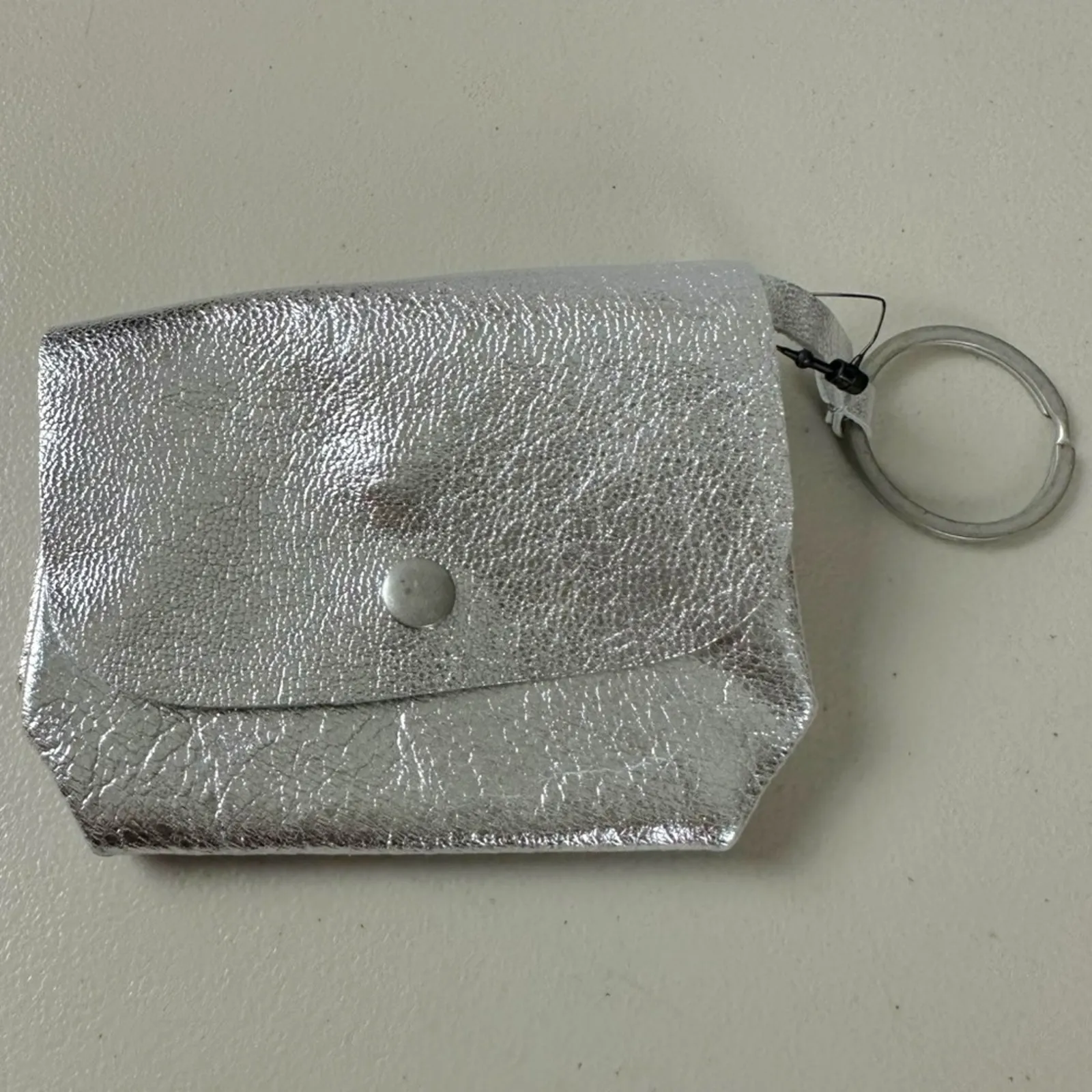 Free People Easy Eyes Wallet Purse Charm in Glistening Salt Silver Leather NEW - Image 5