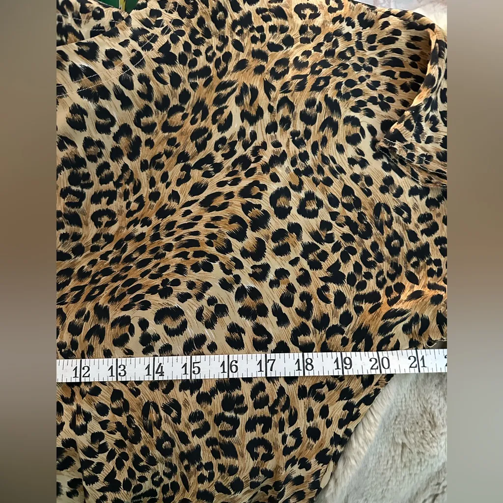 Maggy London 1990’s Cheetah Print Silk Wrap Dress - Image 10