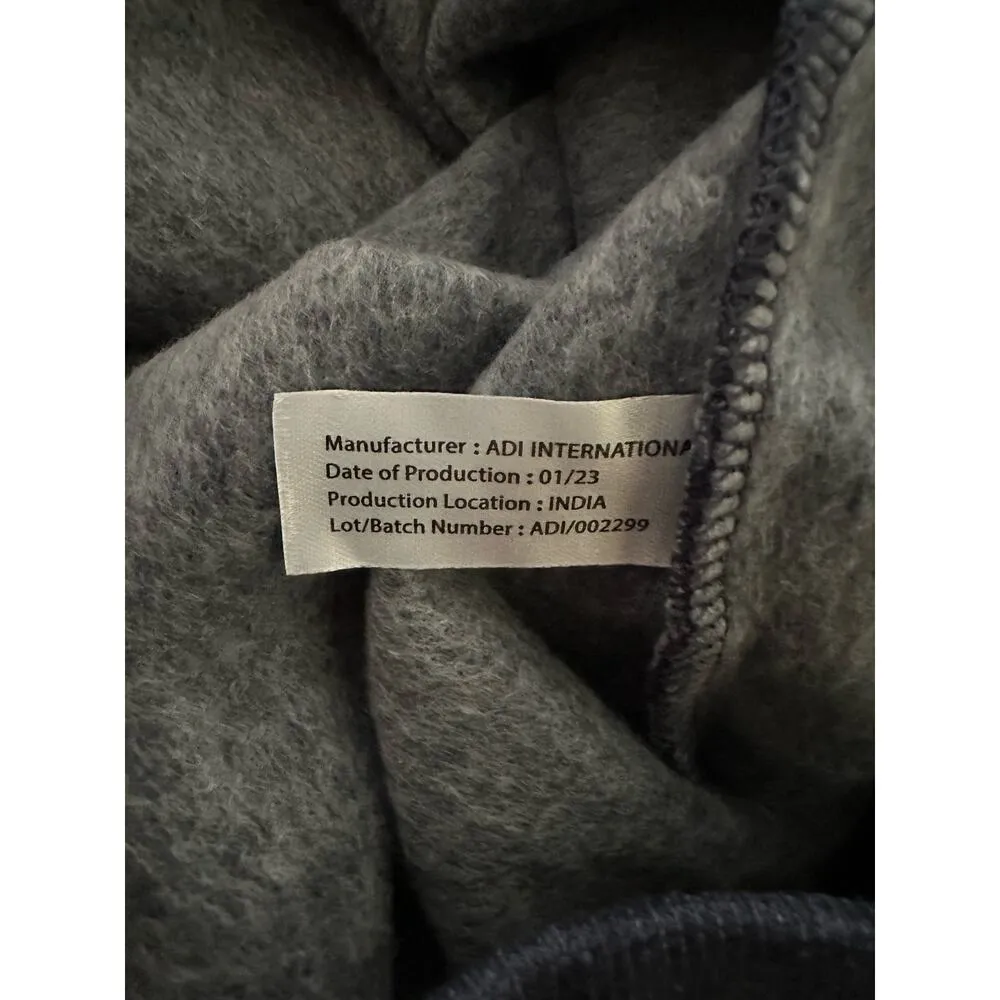 Hard Rock Cafe Prague sweatshirt size medium - Image 8