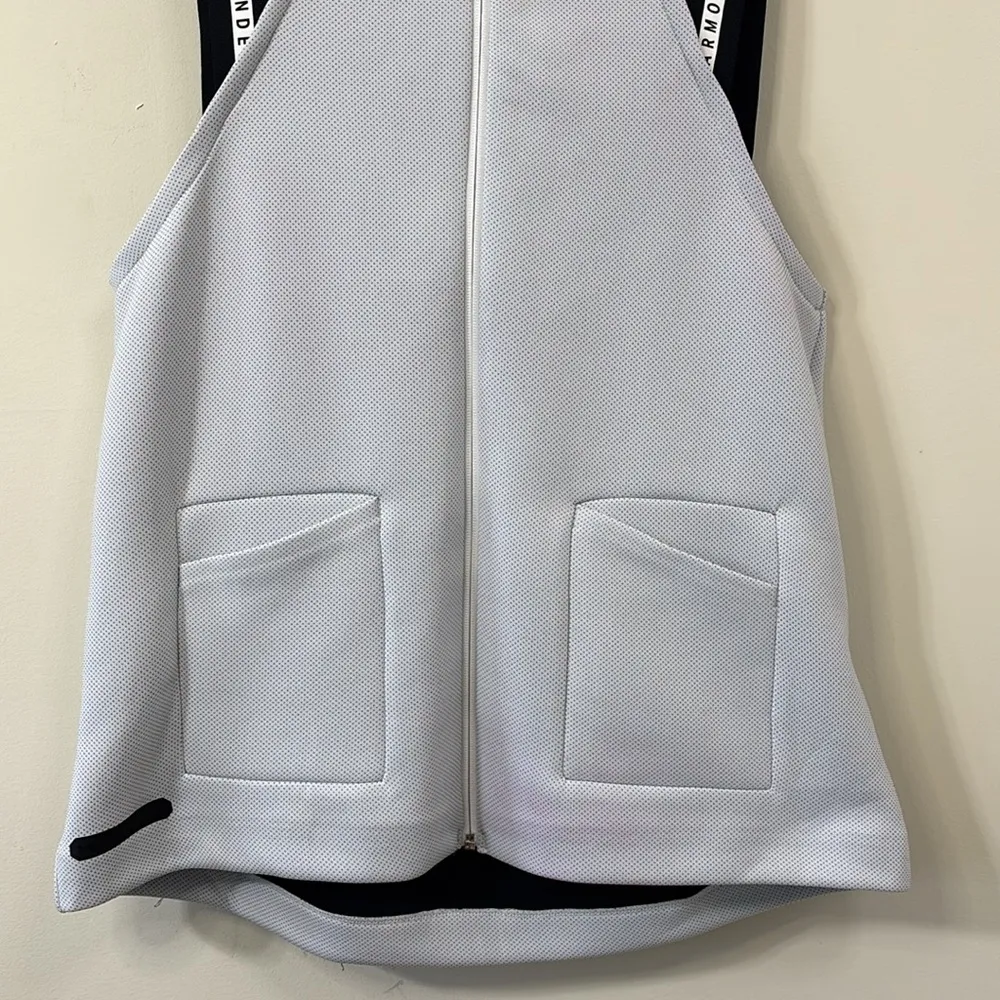 Under Armour Move Vest Size Large - Image 3