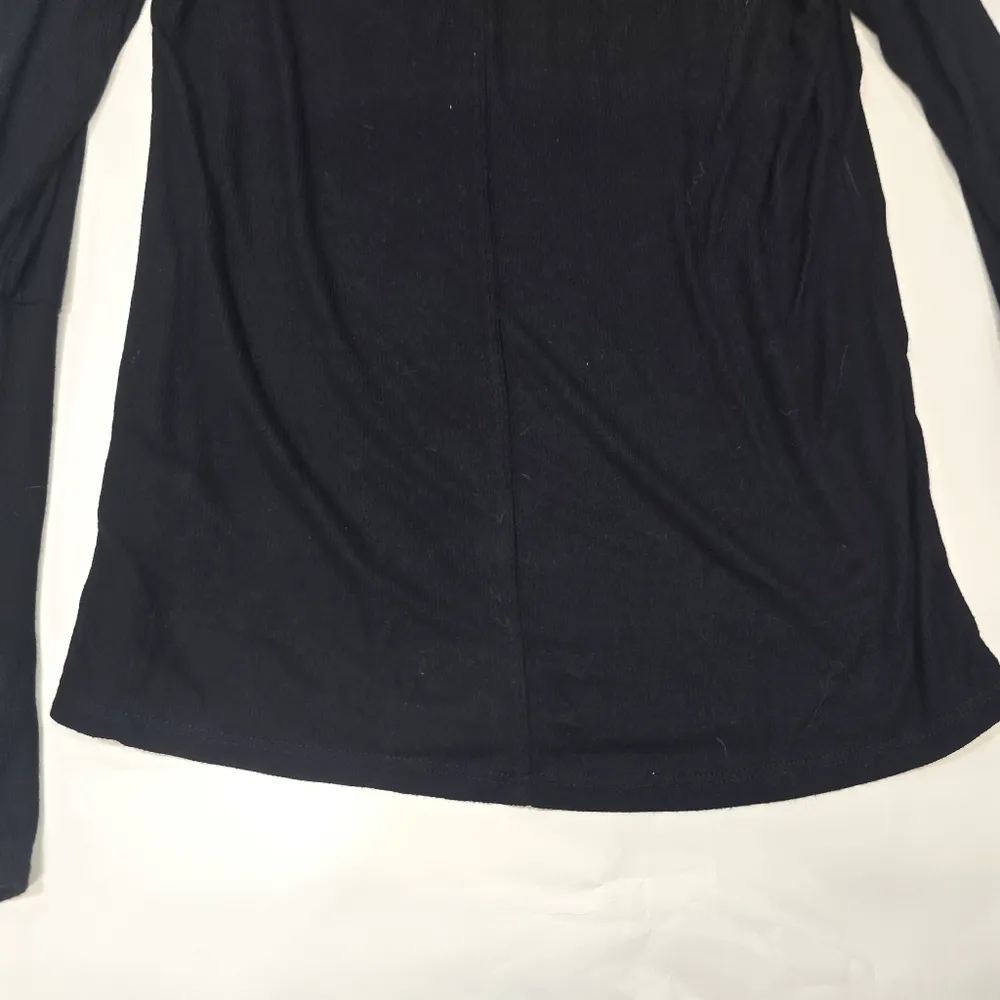 Michael Lauren Sorento Snap Cuff Top in Black - Image 10